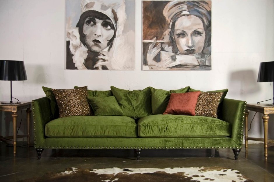 Диван болотного цвета в интерьере