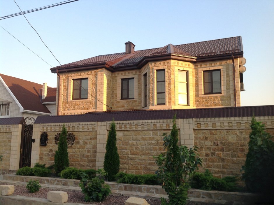 Камень во дворе Дагестан