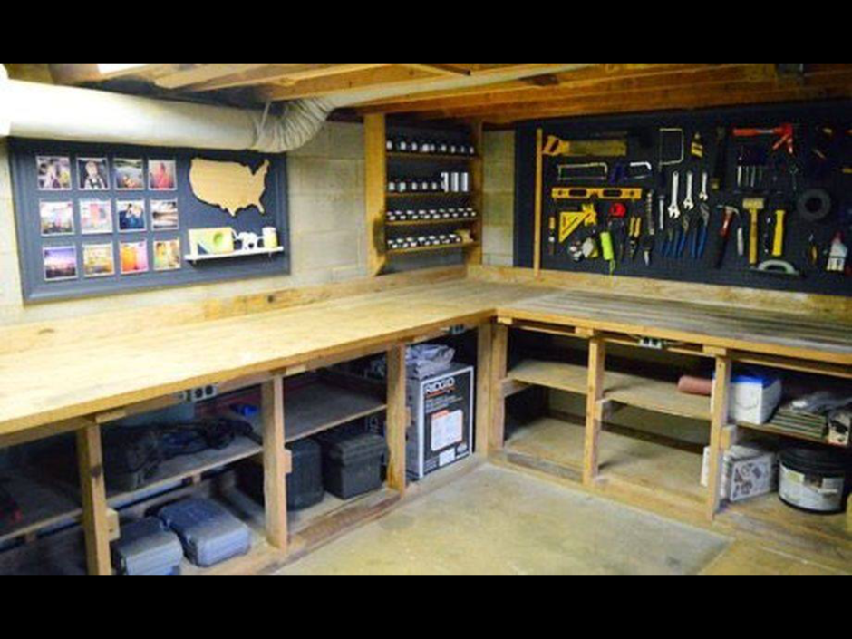 Стеллаж в гараже во всю стену
