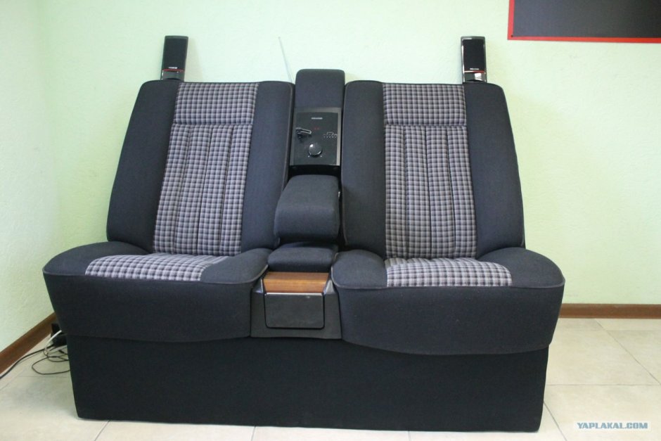 Диван из автокресел