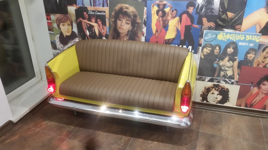 Диван из автомобиля Москвич