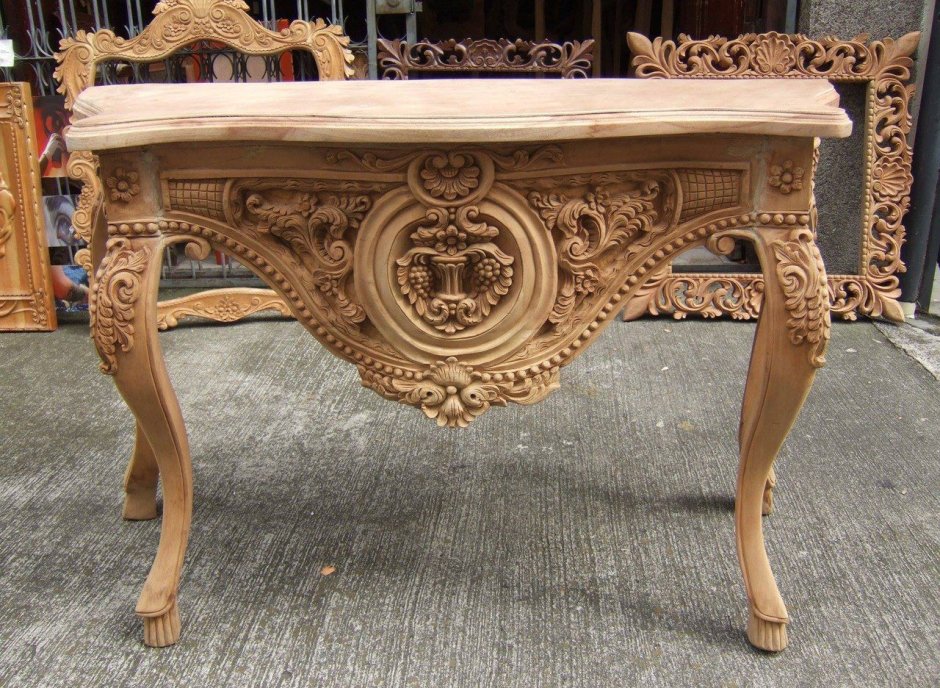 Изысканная резная мебель