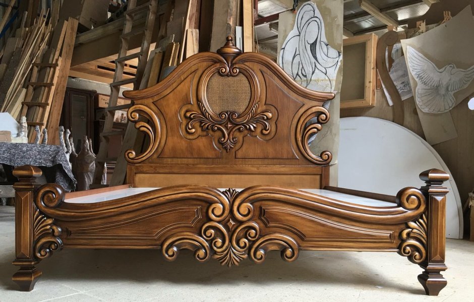 Резная мебель из дерева Италия