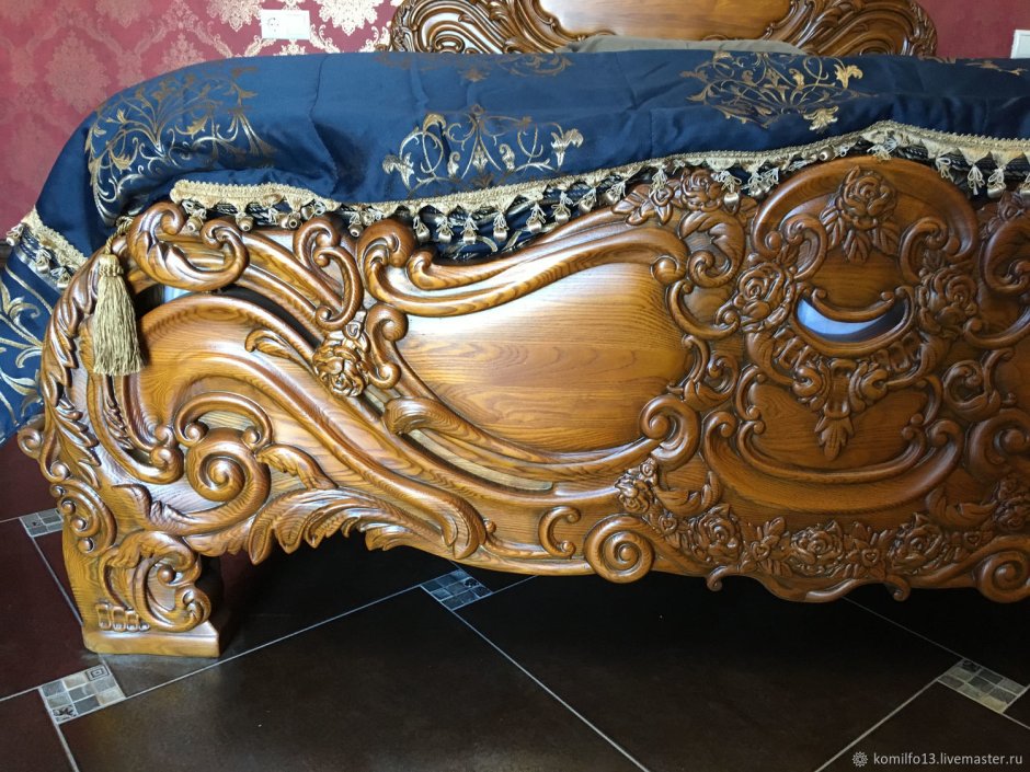 Резьба по дереву столы