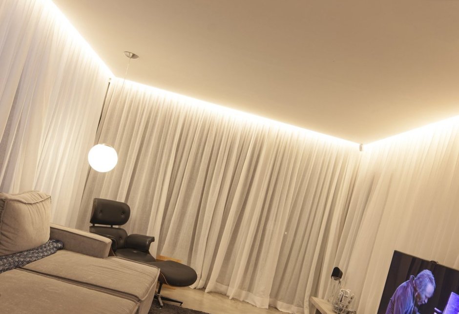 Парящий натяжной потолок