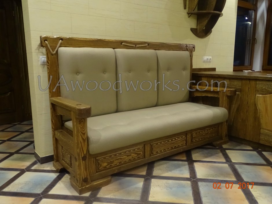 Деревянный диван под Стар ну