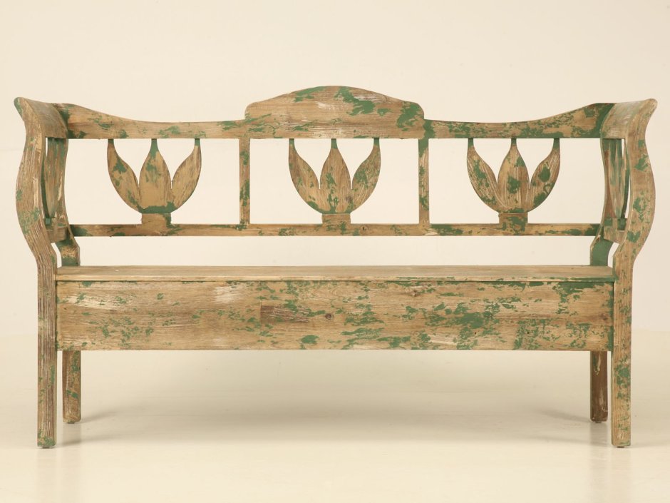 Скамья в старинном стиле