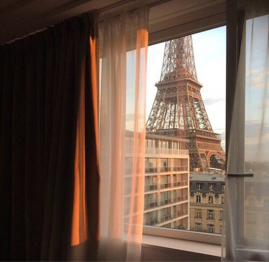 Окно в Париж