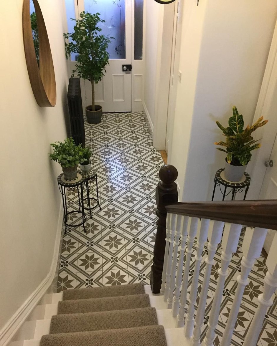 Плитка у входа в прихожей