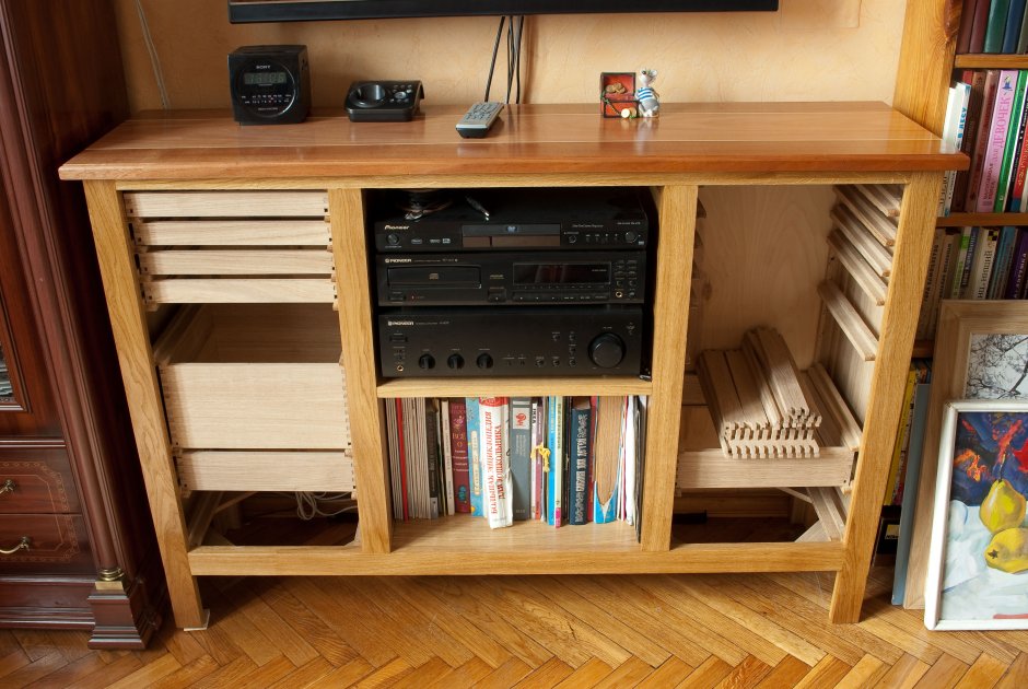 Стеллаж для музыкального центра