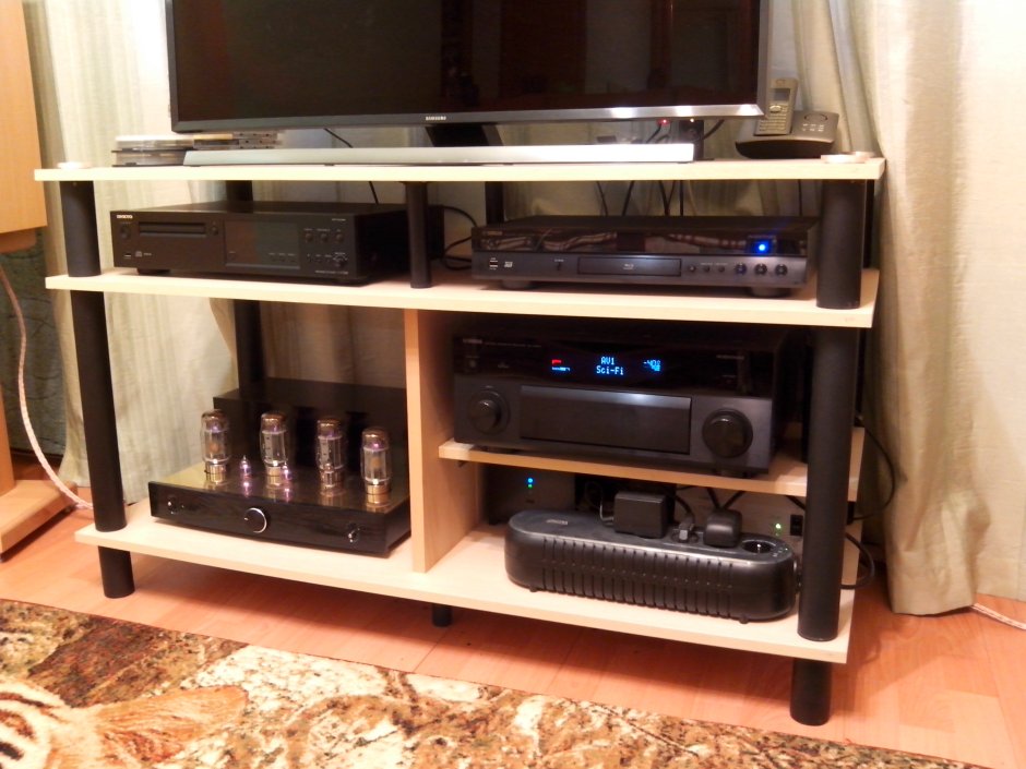 Тумба под усилитель