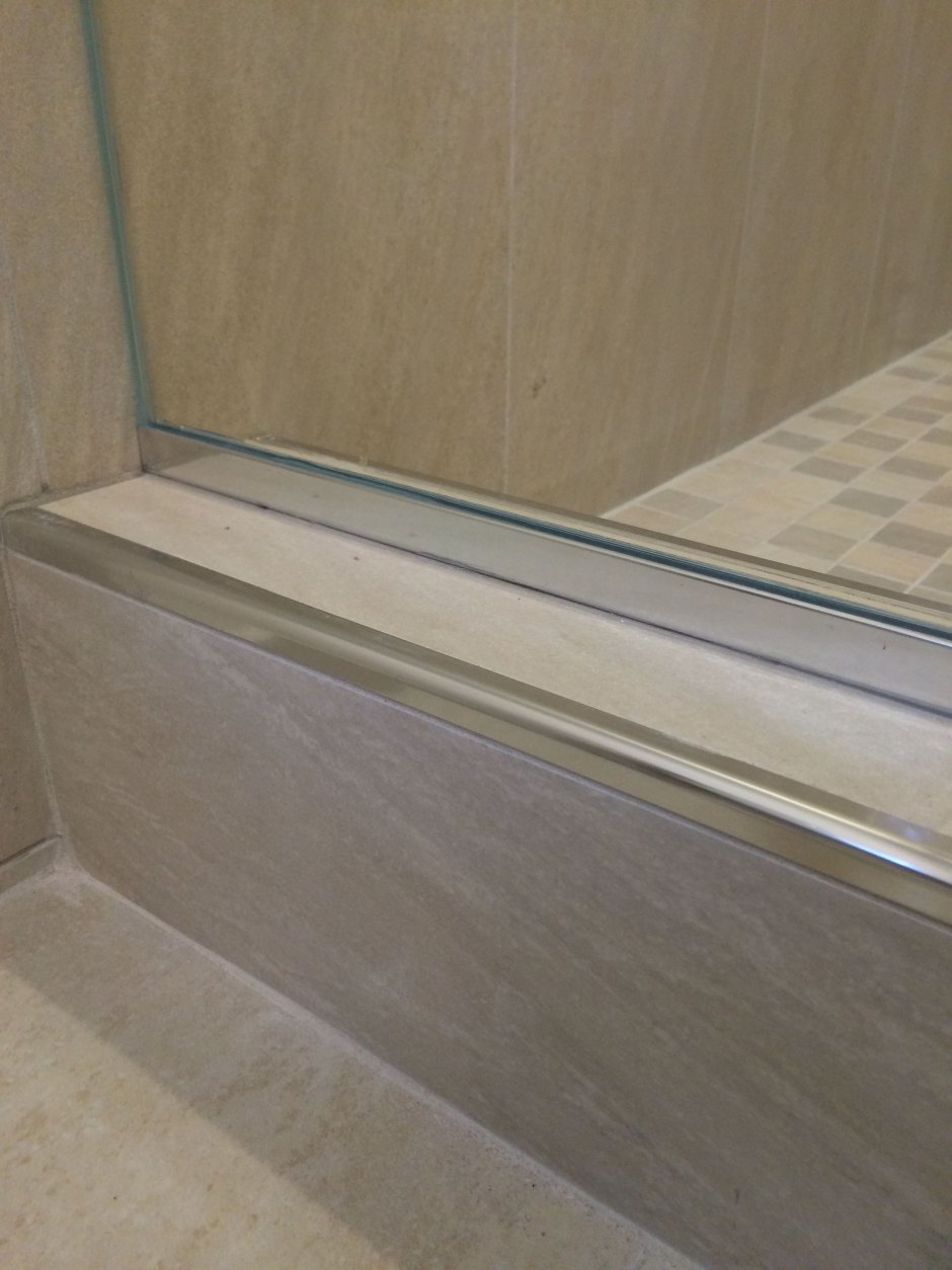 Порожек в ванную комнату