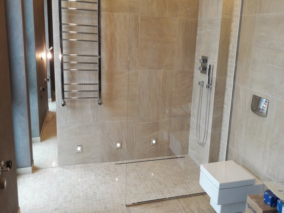 Душевая с поддоном из плитки