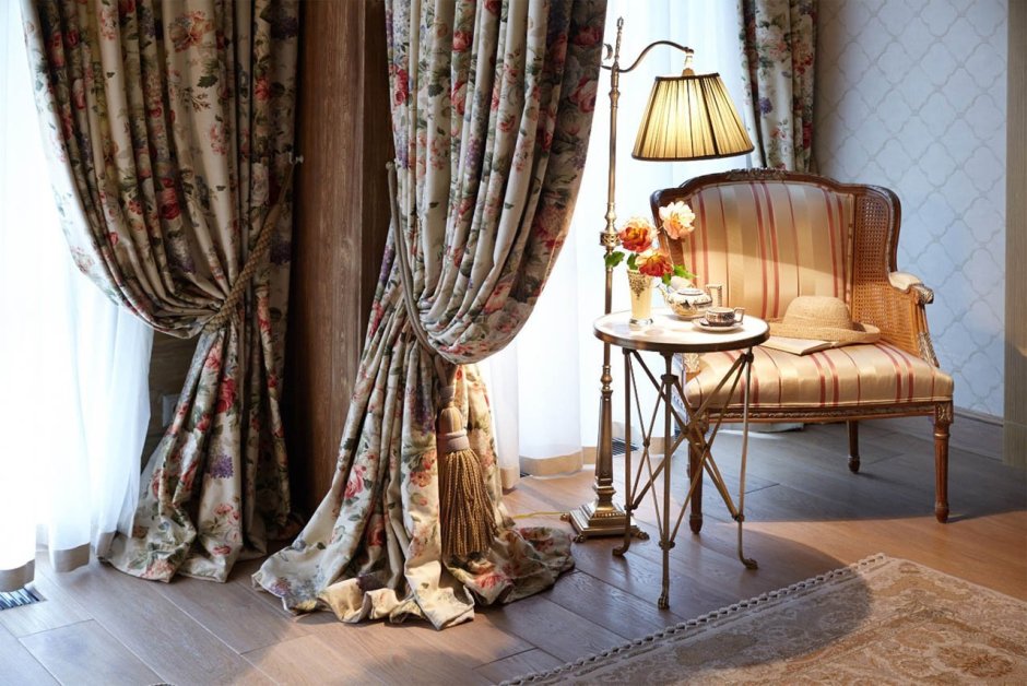 Гобеленовые шторы в интерьере