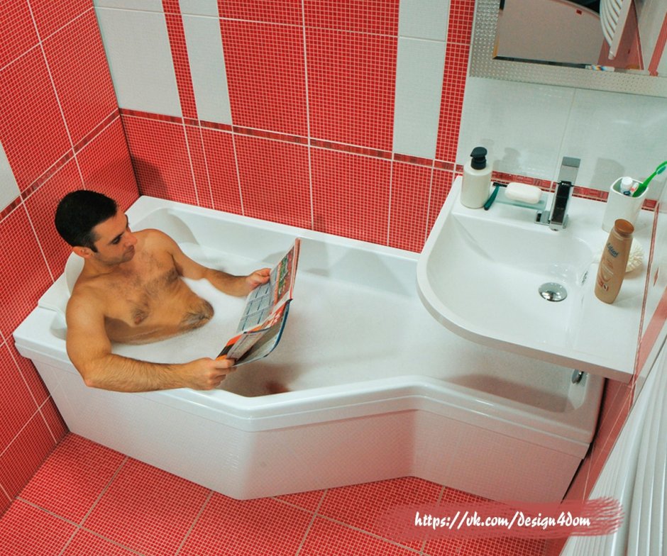 Маленькая ванная с окном