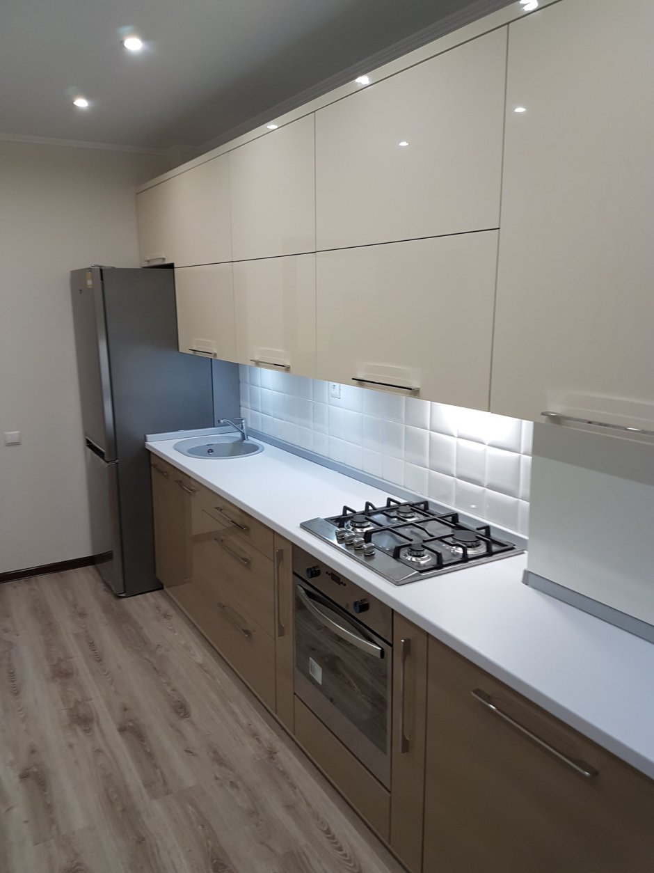 Кухонный гарнитур в пастельных тонах