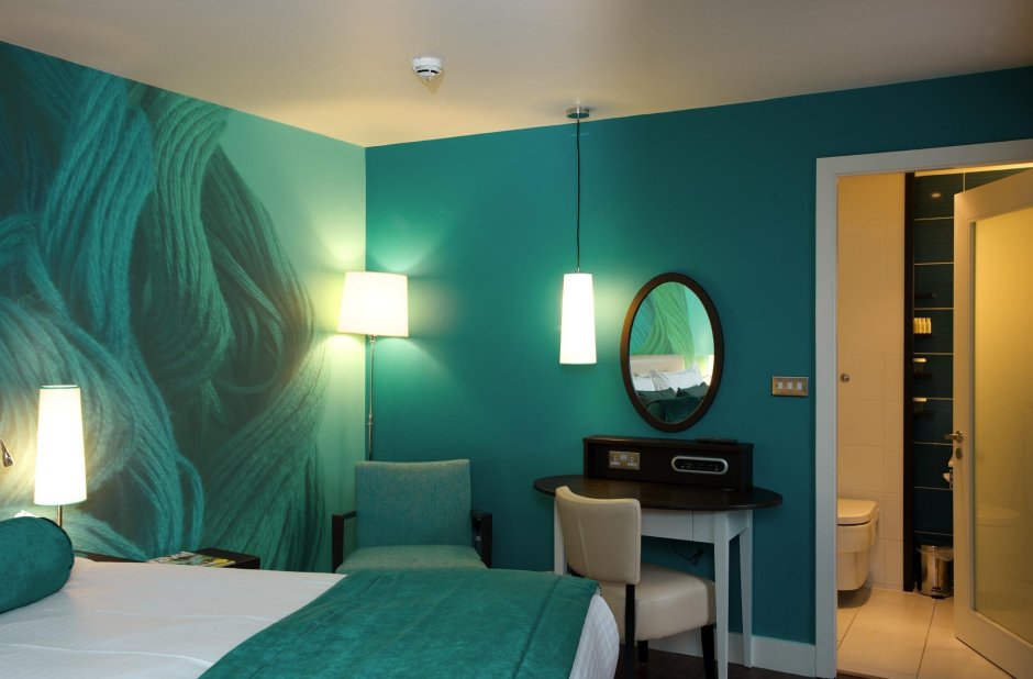 Спальня в цвете морской волны