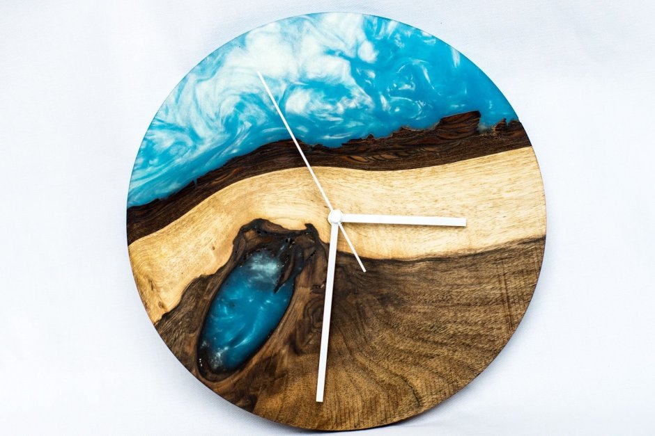 Часы из эпоксидной смолы