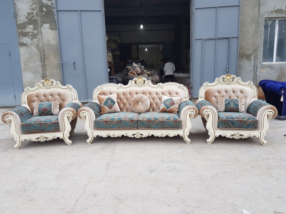 Холлы в Киргу в Махачкале