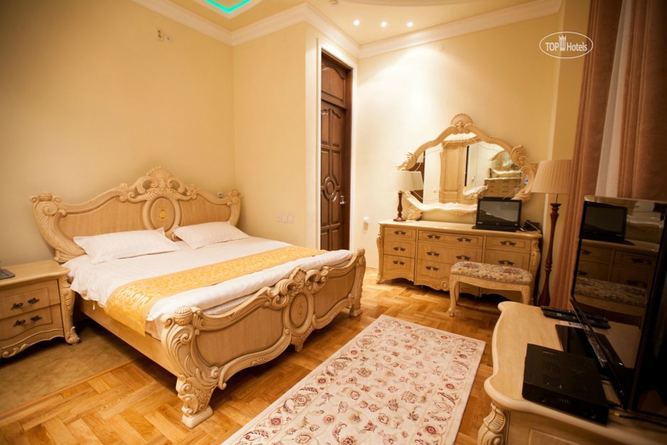 Азербайджанской спальный гарнитур с цветы золотой