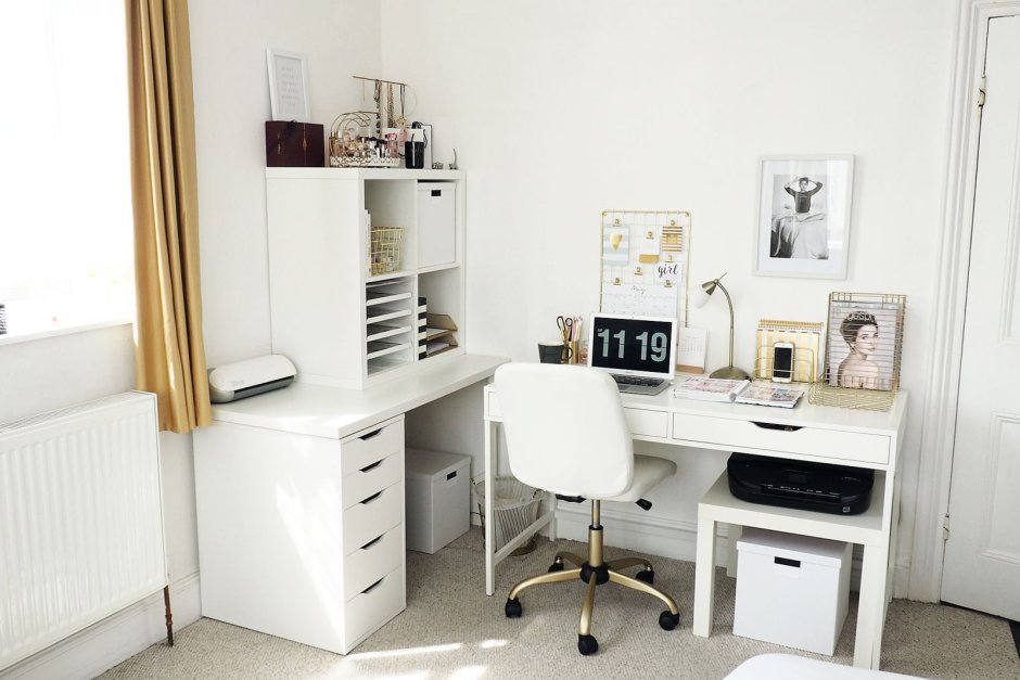 Стол в комнату для подростка