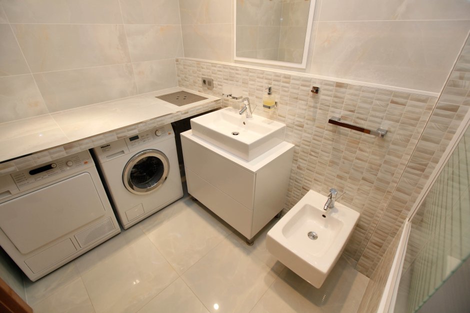 Столешница из плитки в ванную под раковину и стиральную машину