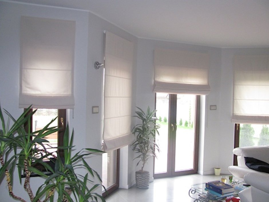 Шторы на кухню с балконом