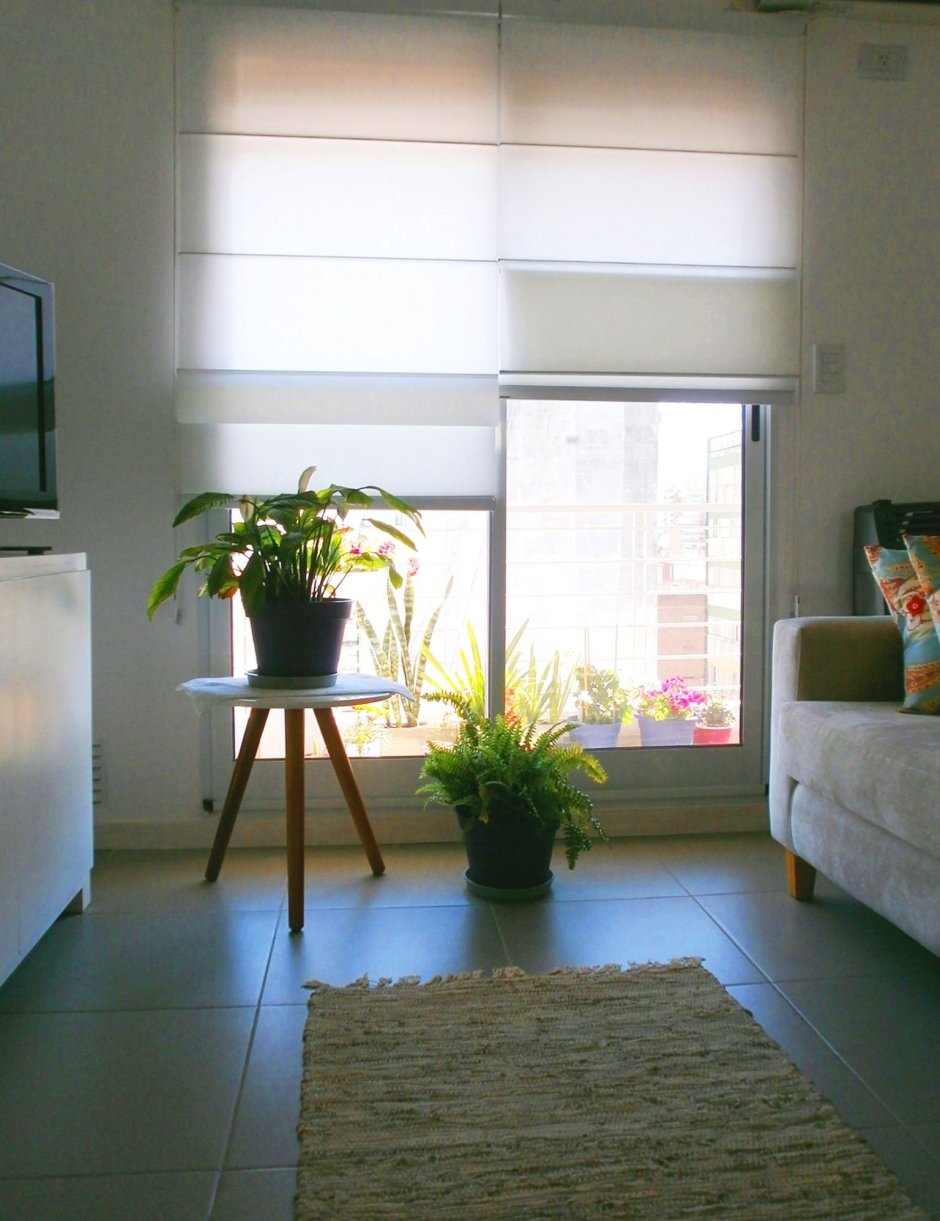 Римская штора на балконную дверь