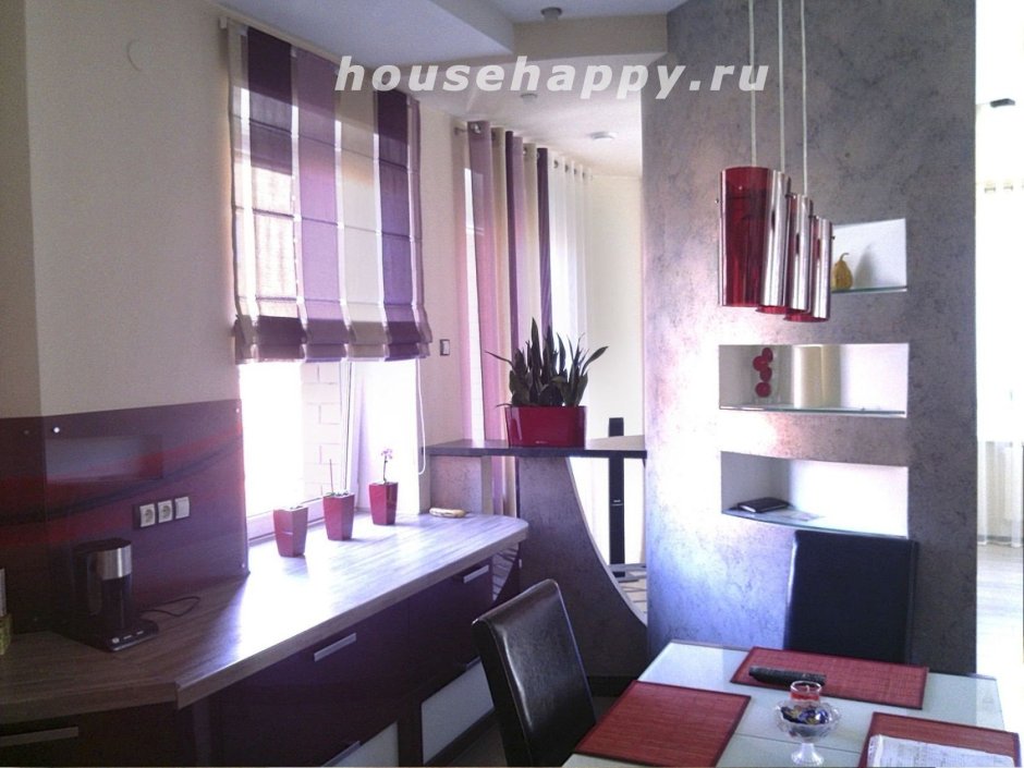 Римская штора на кухне с балконом