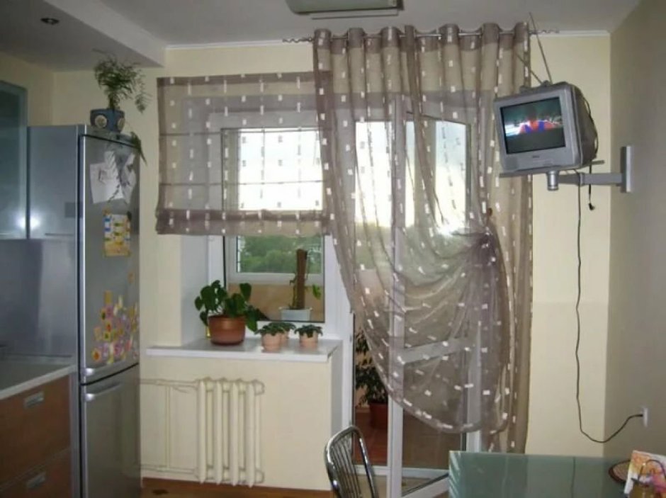 Шторы на окно с широким подоконником