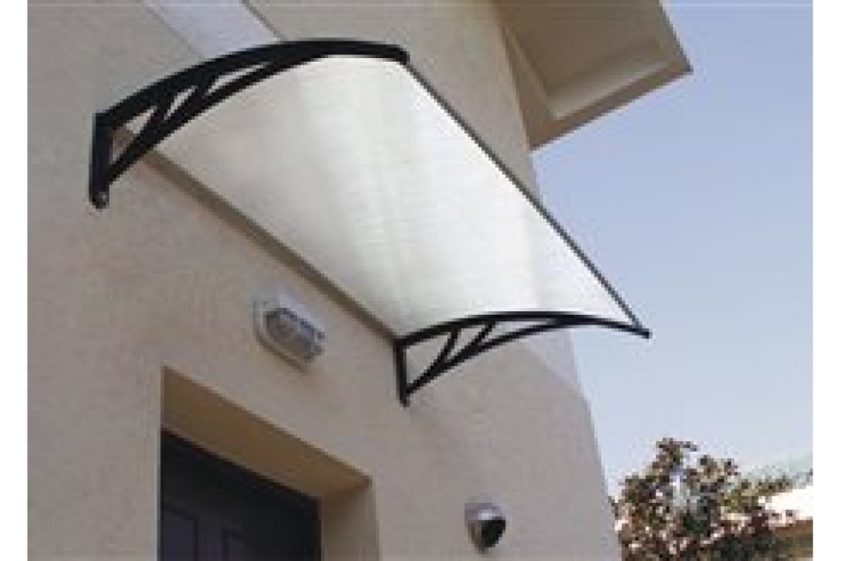 Козырек над балконом