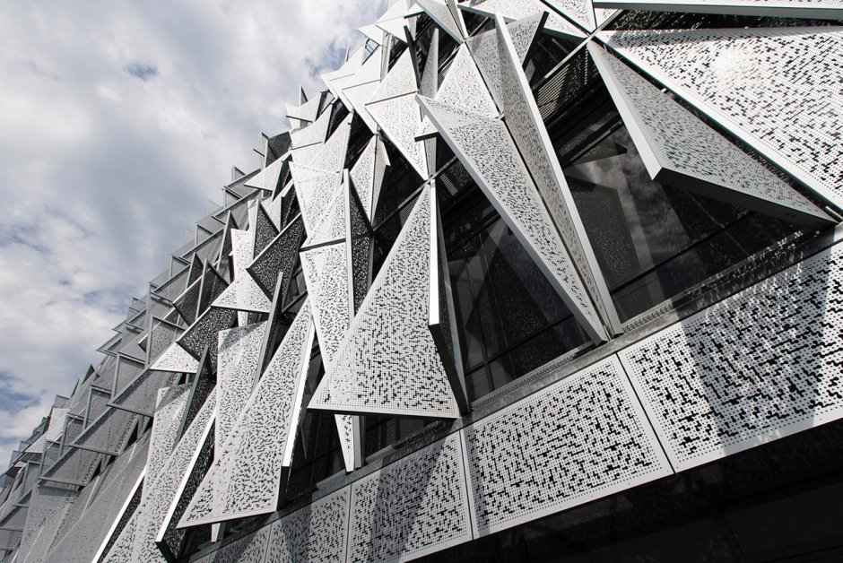 Декоративные козырьки над входом