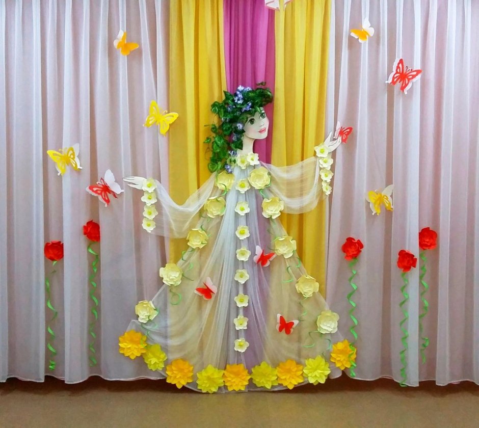 Весеннее украшение музыкального зала