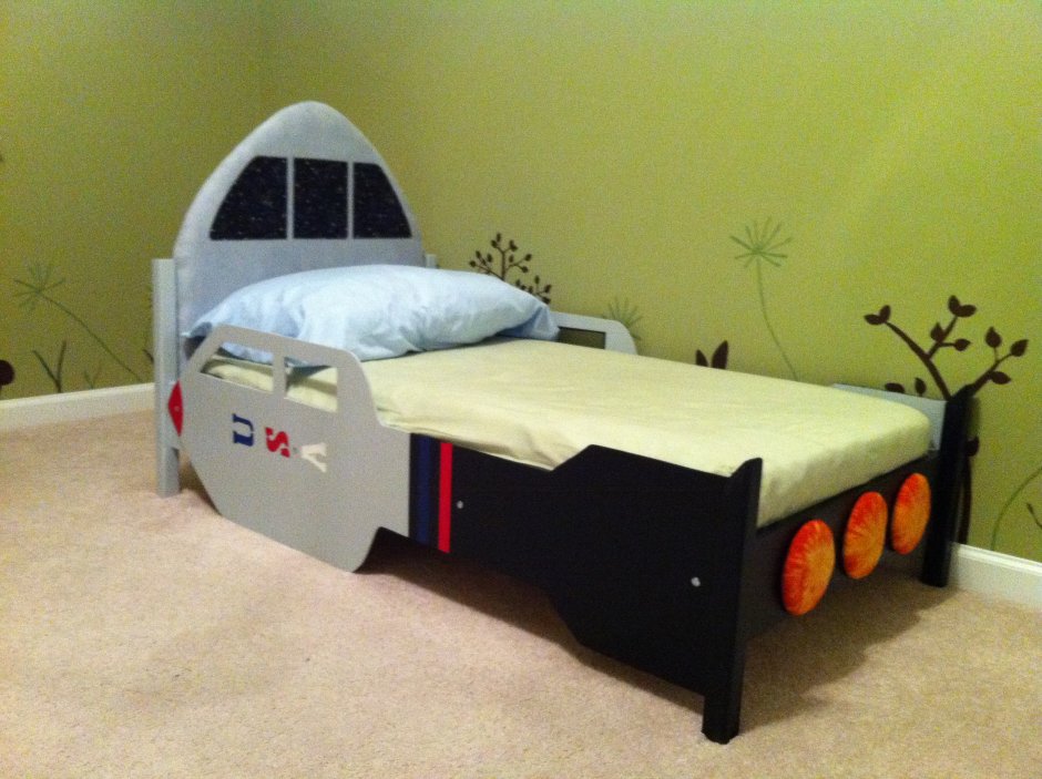 Кровать в виде ракеты