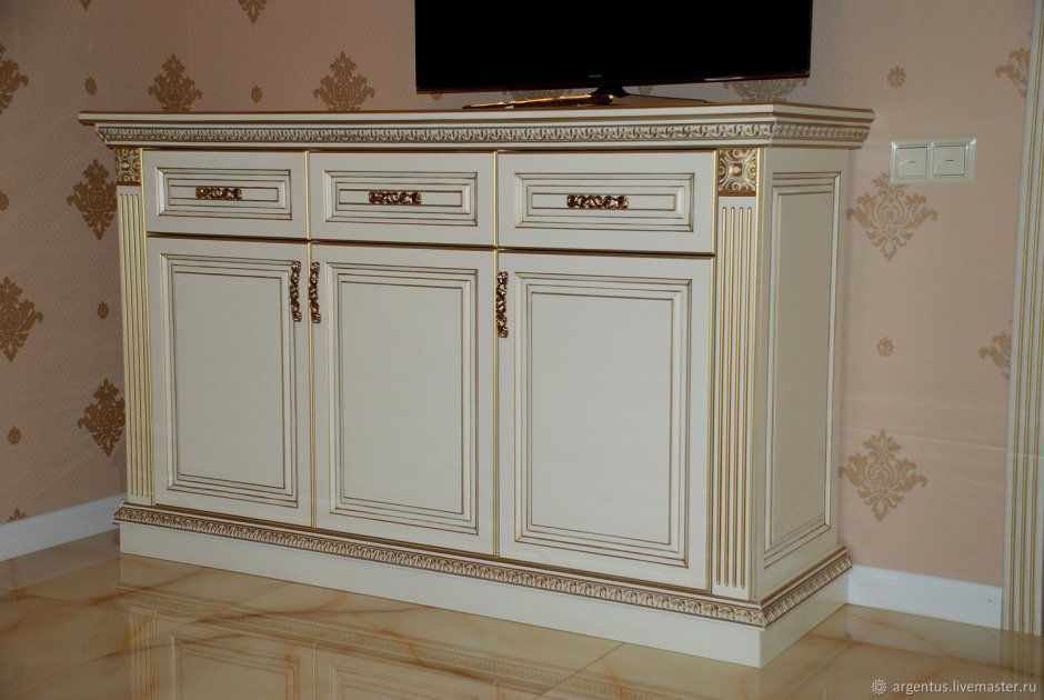 Тумба под ТВ классика белая с патиной золото