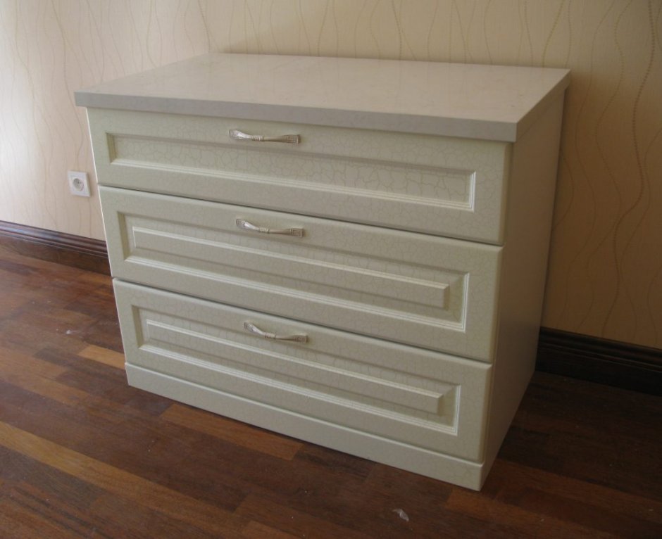 Комод с фрезерованными фасадами