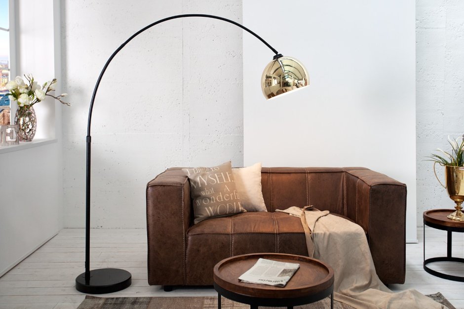 Торшер напольный на длинной изогнутой ножке