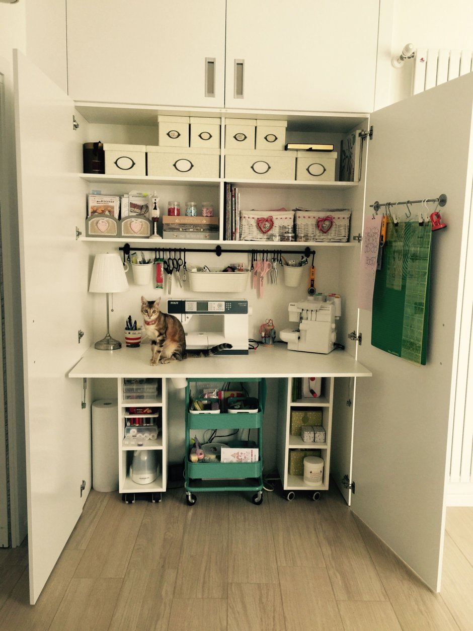 Швейный уголок в шкафу