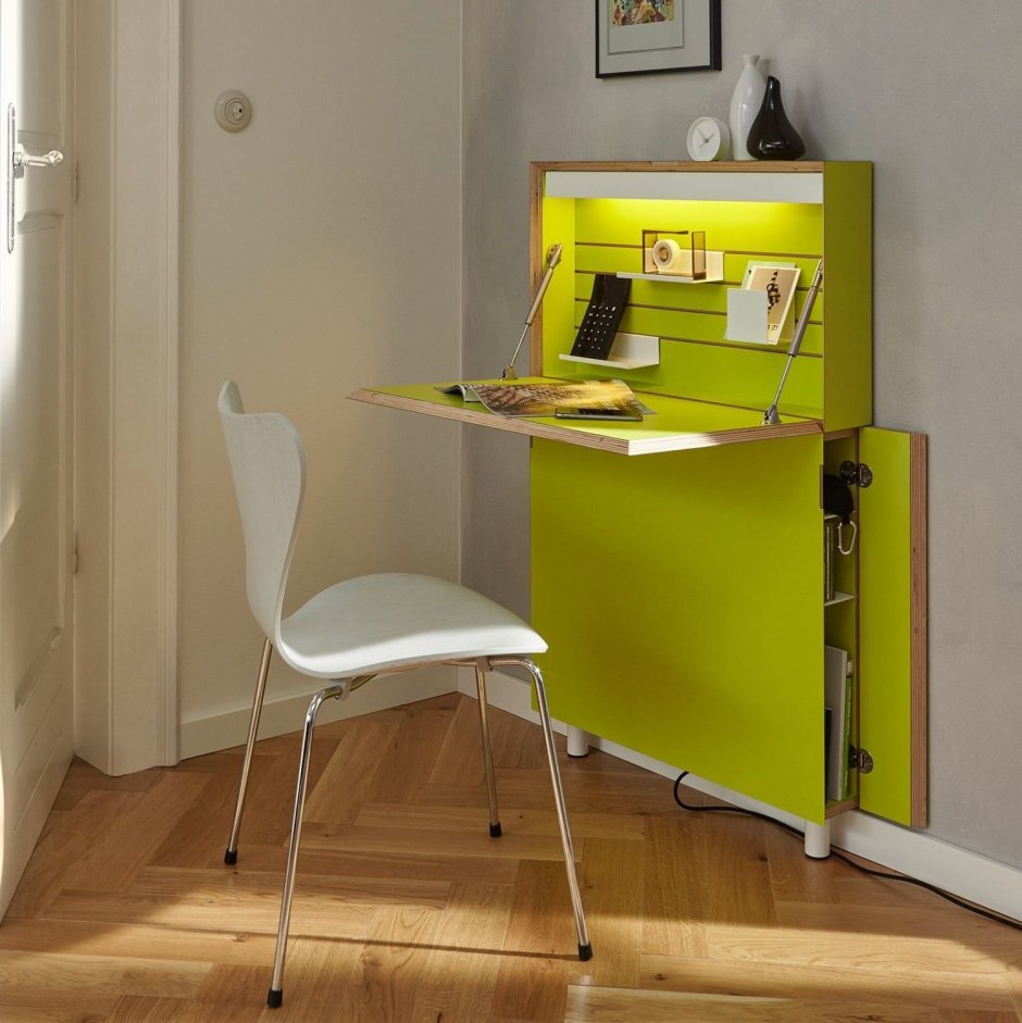 Компактный письменный стол