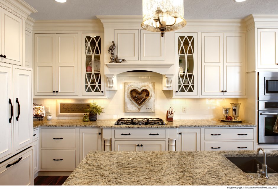 Кухонный гарнитур с навесными полками