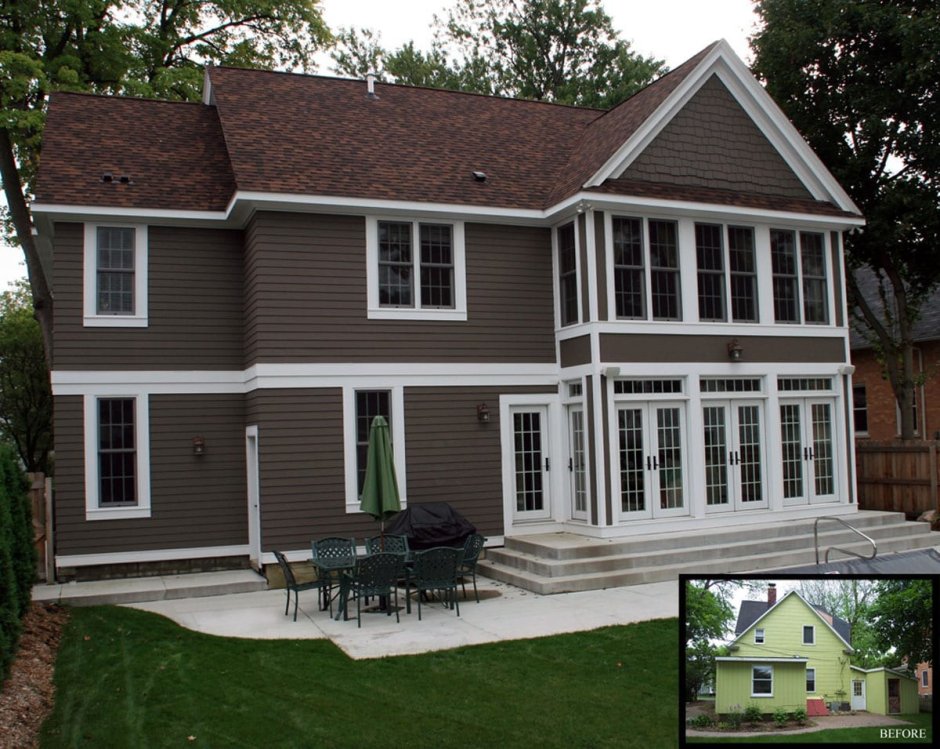 Дом коричневый с белым