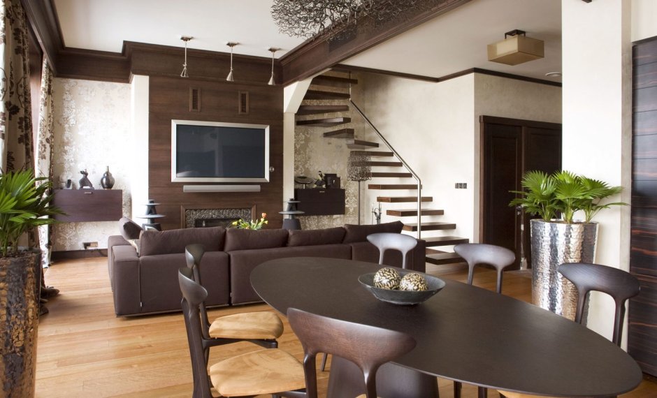 Кухня гостиная с лестницей