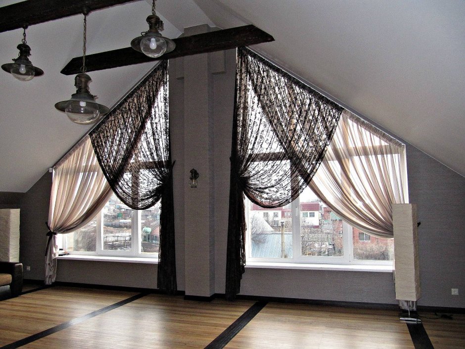 Шторы на мансарде
