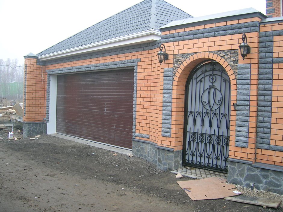 Забор с гаражом и воротами