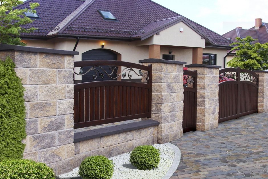 Красивый фасад забора