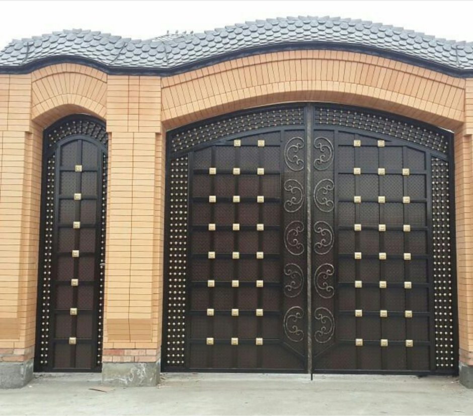 Кирпичные арочные ворота