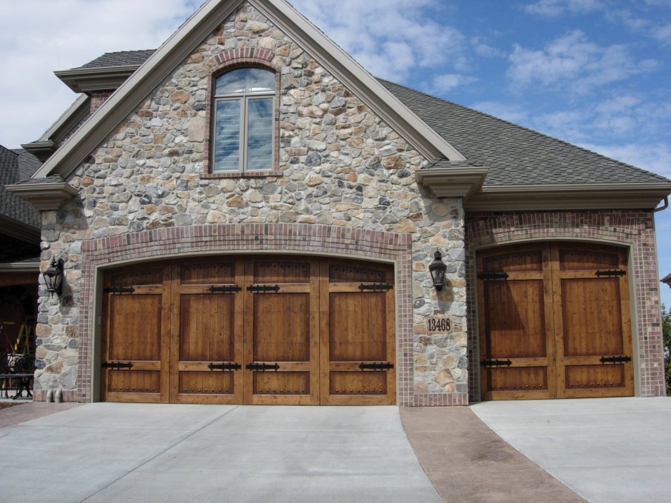 Красивые гаражи из камня