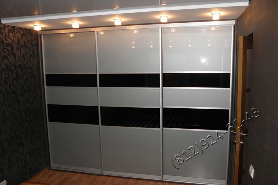 Шкафы-купе с лакобелем