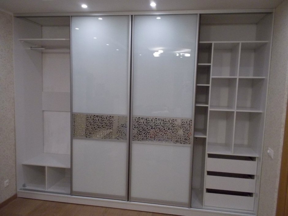 Шкаф купе белый со вставками