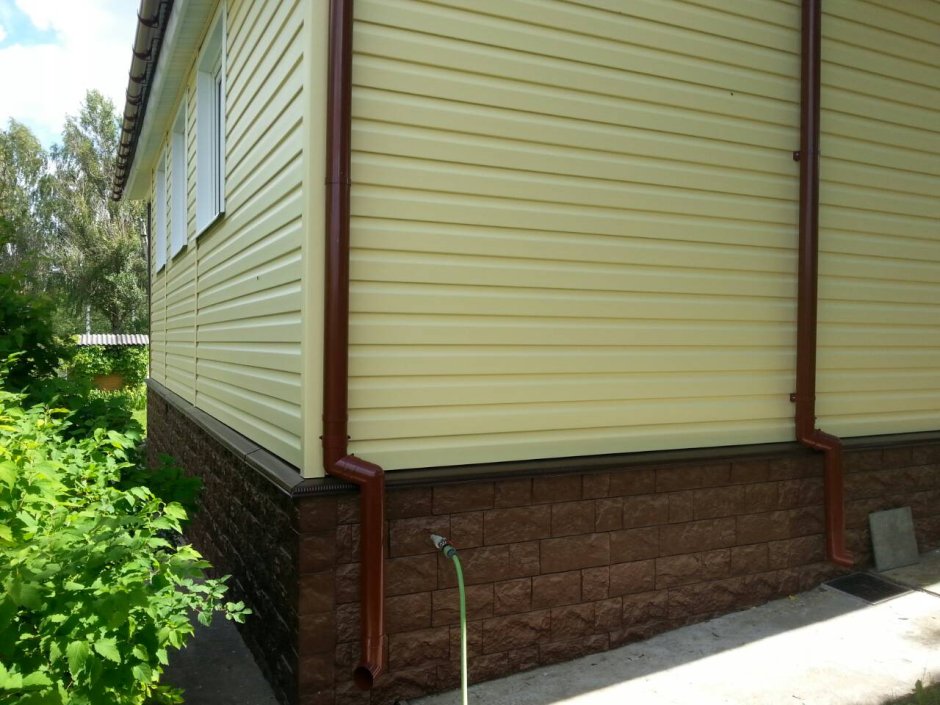 Цоколь белый камень профлист с-8